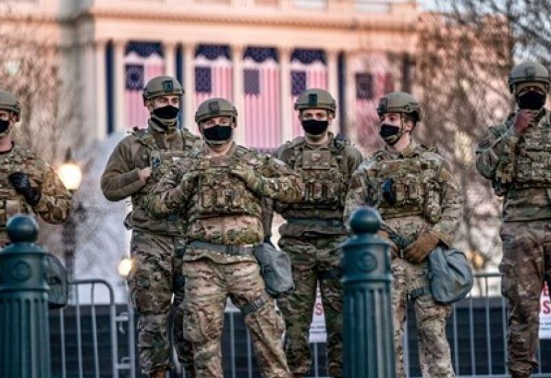عناصر من الحرس الوطني بمحيط الكونغرس