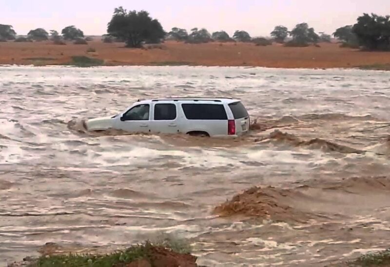 غرق السيارات بسبب الفيضانات