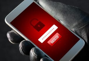 تطبيق ضار بالهاتف (تعبيرية)