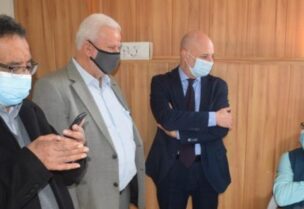 المجموعة الأولى من العاملين في قسم الصحة في الأونروا تلقت اللقاح