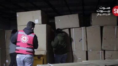 الشيخ بهاء الدين الحريري يقدم ٤٠٠ جهاز تنفس للصليب الأحمر