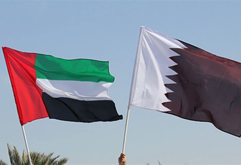 العلمين الإماراتي والقطري