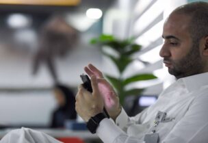 تطبيقات الدردشة تشهد منافسة كبيرة في منطقة الخليج
