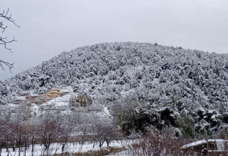 الثلوج تُحاصر قرى الضنية