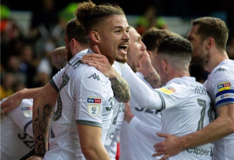 اخبار الرياضة – ليدز يفوز 2-1 على 10 من لاعبي يونايتد بعد طرد مارتينيز