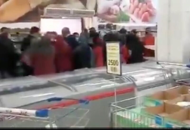إشكال بين المواطنين على كيس سكر مدعوم