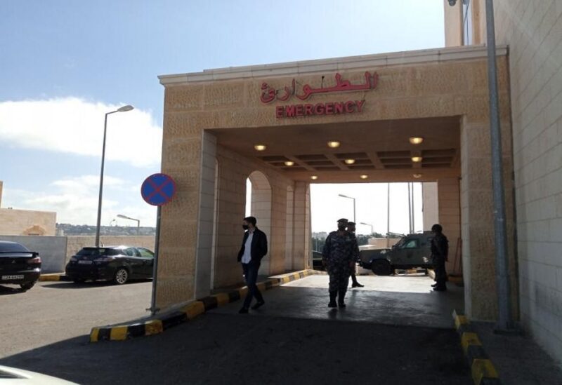 الأمن يطوق مستشفى السلط في الأردن