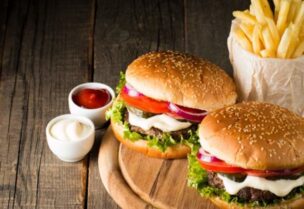 البرغر من الوجبات السريعة