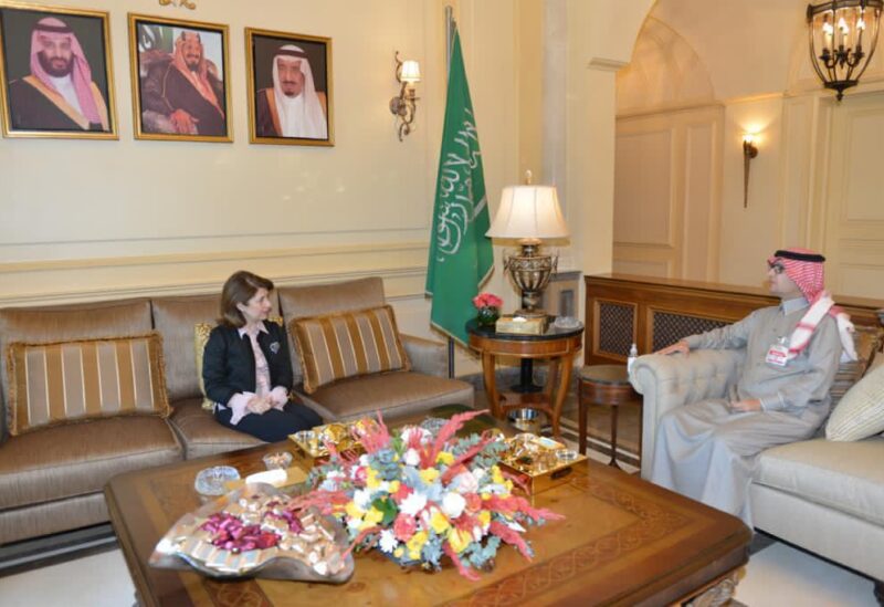 بخاري يستقبل السفيرة اليونانية