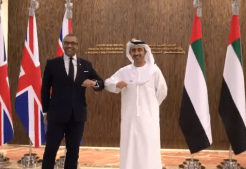 عبد الله بن زايد يستقبل جيمس كليفرلي