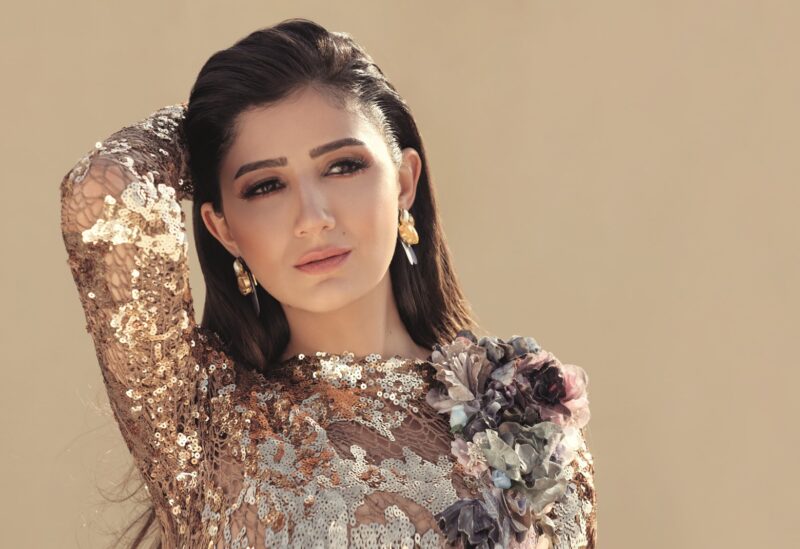 اخبار المجتمع – مي عمر ترد على اتهامها بشراء “لجان إلكترونية” للترويج لـ”السيدة الموناليزا”