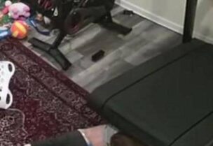 طفل عالق تحت جهاز الركض الكهربائي