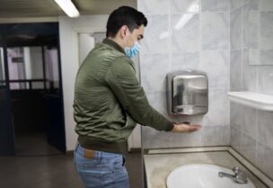 المراحيض العامة من الأمكن الناقلة لعدوى كورونا