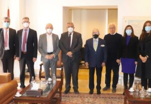مروان عبود مع سفير ألمانيا في لبنان اندرياس كيندل على رأس وفد ألماني