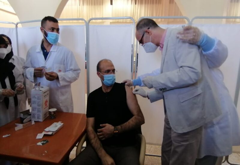 حمد حسن تلقى لقاح أسترازينيكا