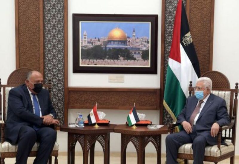 الرئيس عباس خلال لقاء وزير الخارجية المصري
