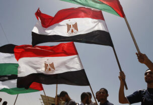 العلم المصري والفلسطيني