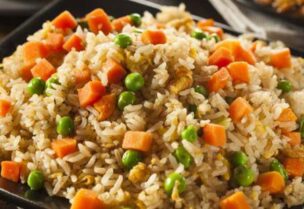 طبق ارز بالخضار