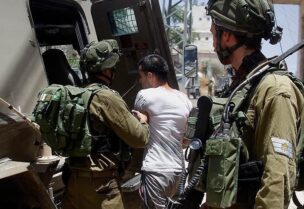 قوات الاحتلال تعتقل عشرات الفلسطينيين في الضفة- ارشيفية
