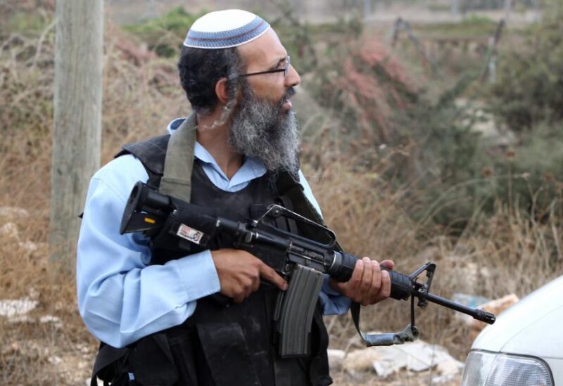 مستوطنون يهاجمون البلدات الفلسطينية في الضفة والقدس
