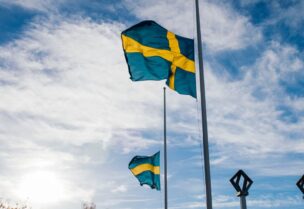 علم السويد