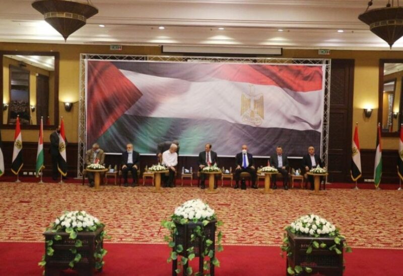 أرشيفية لاجتماع الوفد المصري مع الفصائل في غزة