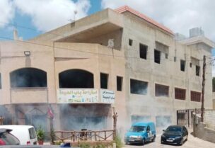 قنابل دخانية على مقهى في العديسة