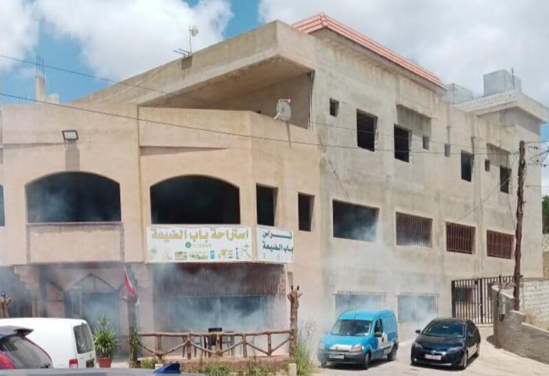 قنابل دخانية على مقهى في العديسة