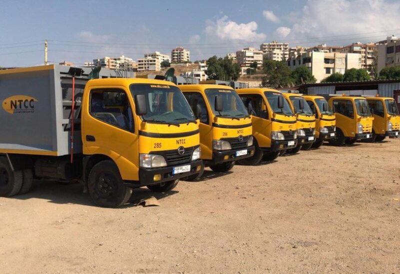 ناقلات شركة "ntcc" لرفع النفايات