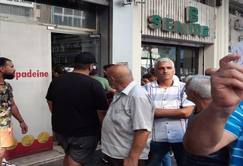 إشكال أمام إحدى الصيدليات في صيدا