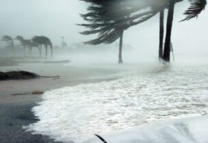 إعصار إلسا يهدد الساحل الأمريكي