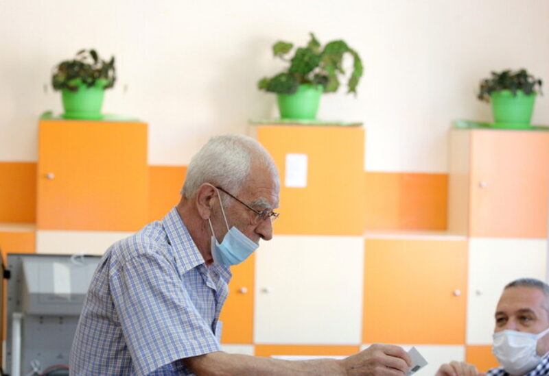 Los búlgaros votan en las segundas elecciones parlamentarias en 3 meses