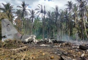 مقتل العشرات في تحطم طائرة عسكرية فلبينية