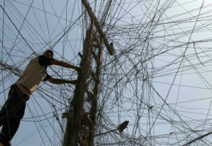 العراق يعاني أزمة كهرباء شديدة