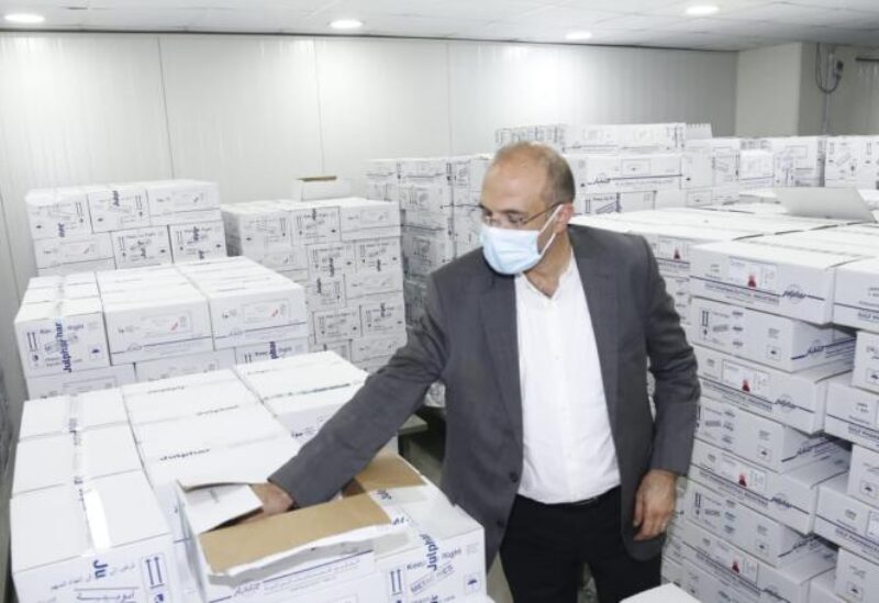 وزير الصحة يضبط أطنان من الأدوية المخزنة