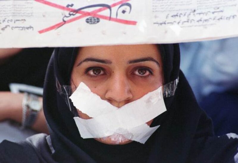 إيران تشدد قبضتها على الصحافة