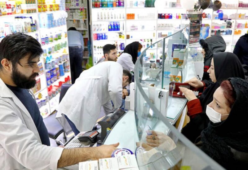 صيدلية في إيران
