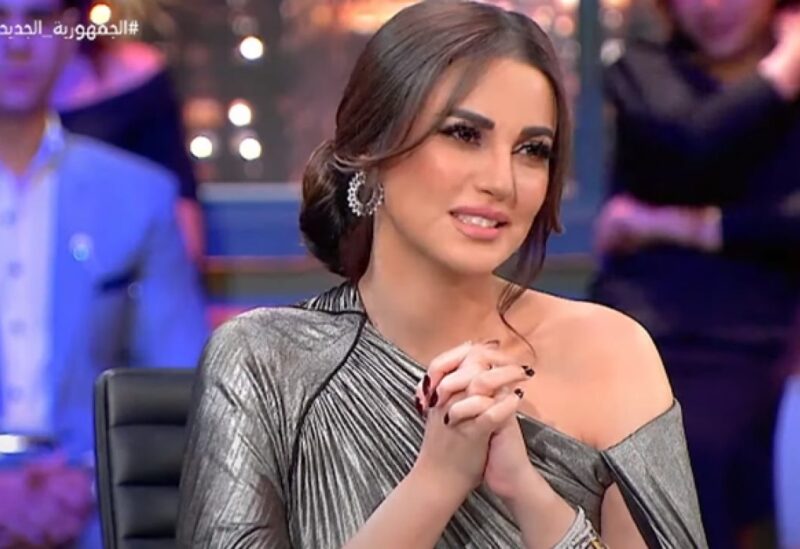 الفنانة درة تكشف سر بكائها يوم فرحها