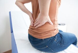 آلام الظهر مشكلة يعاني منها الكثيرين