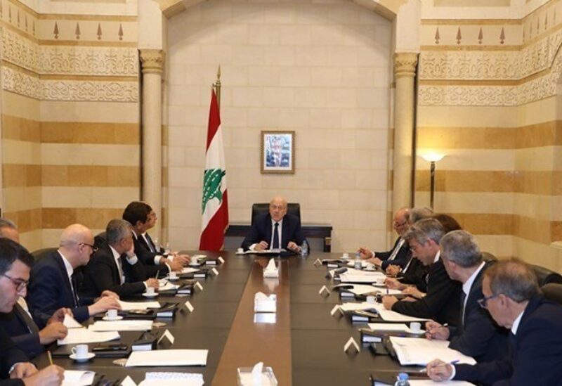 الرئيس ميقاتي مع الوزراء