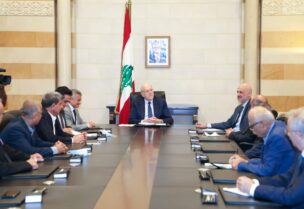 اجتماع بين رئيس الحكومة مع وفد نقابات النقل البري والاتحاد العمالي