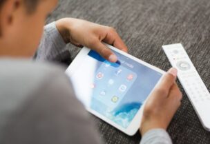 الأطفال ومواقع التواصل