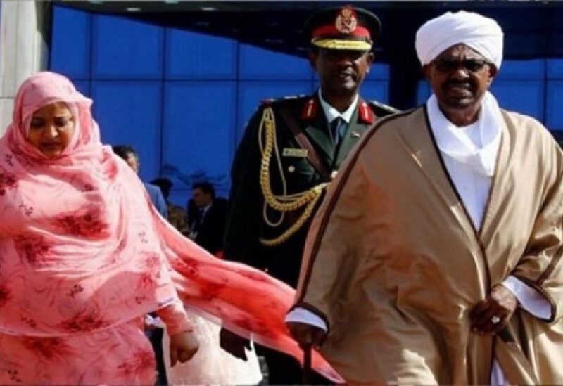 عمر البشير وقرينته