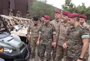 قائد الجيش خلال تفقده فوج المغاوير في رومية