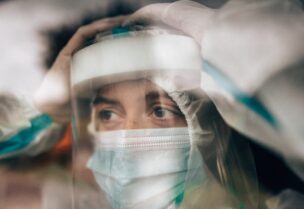 العالم يسجل أرقام قياسية بكورونا بسبب أوميكرون