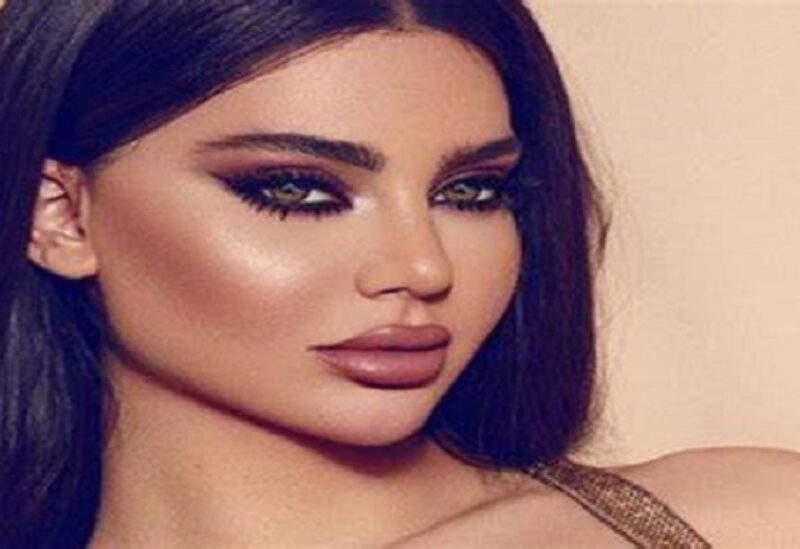 الفنانة قمر