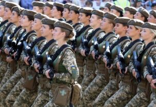 صورة أرشيفية لنساء أوكرانيات في الجيش الأوكراني