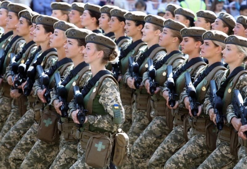 صورة أرشيفية لنساء أوكرانيات في الجيش الأوكراني