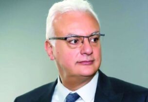 وزير الإتصالات جوني القرام