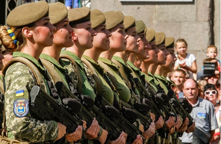 تعرضت وزارة الدفاع الأوكرانية للانتقادات بعد قرار التجنيد الإجباري للنساء (الأوروبية)
